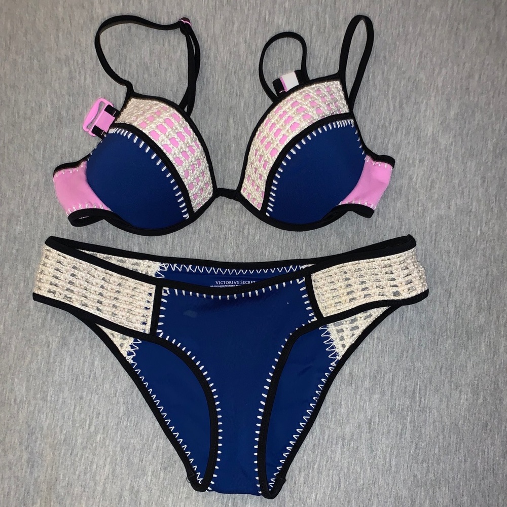 Victoria’s Secret bikini